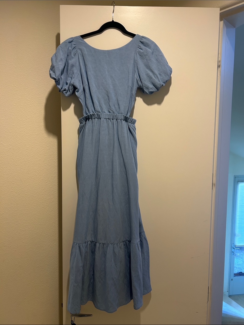 Astr Light Blue Puff-Sleeve Open Back Maxi Dress